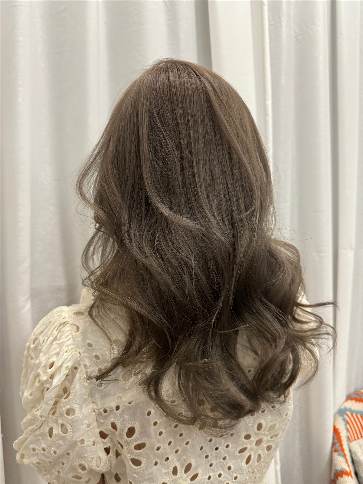 Soft ash-brown waves