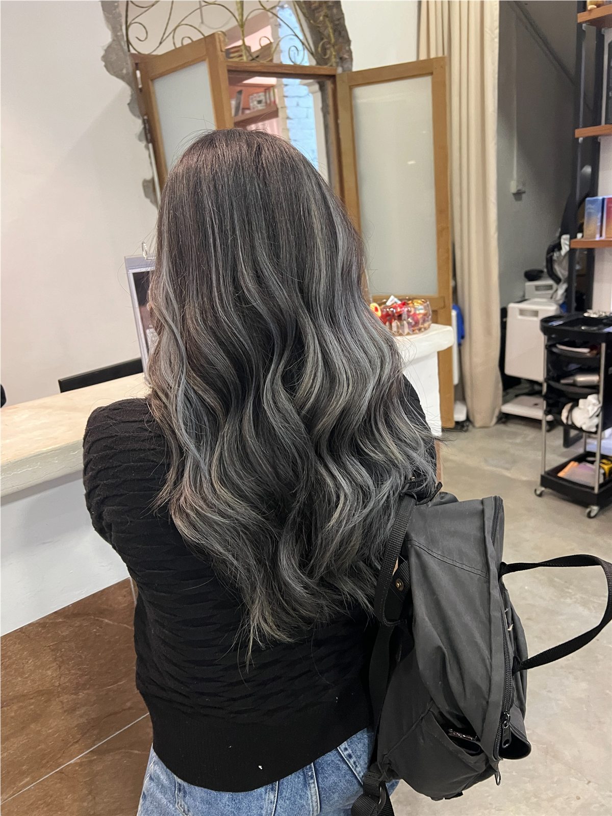 Smoky silver movement
